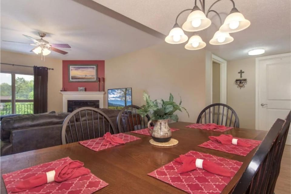 CL601 River Adventure Retreat House in Pigeon Forge