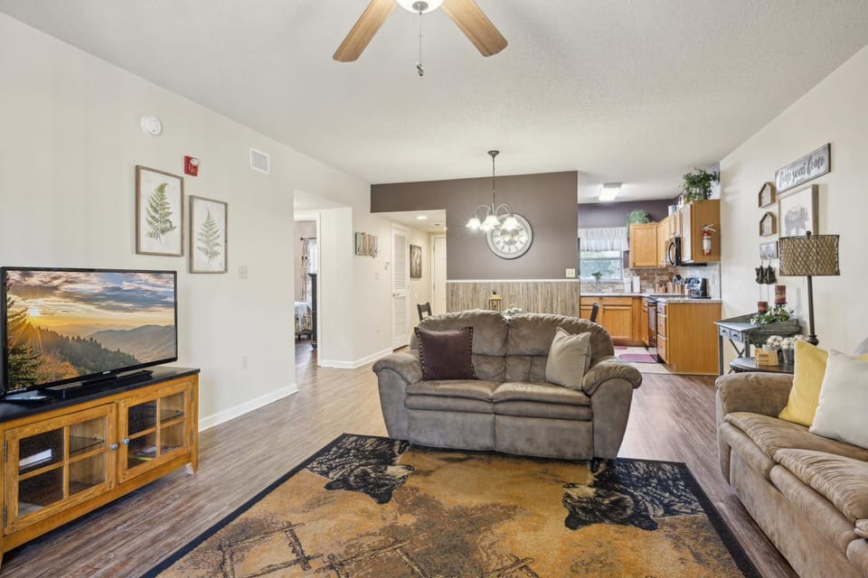 CL303 Splash 'n' Views House in Pigeon Forge