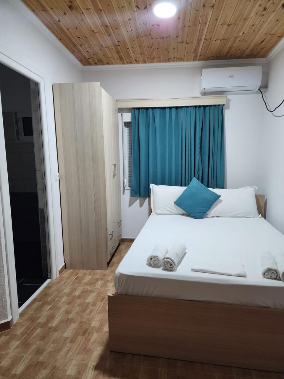 Bed, Photo of the whole room, Bedroom, towels, wardrobe, air conditioner