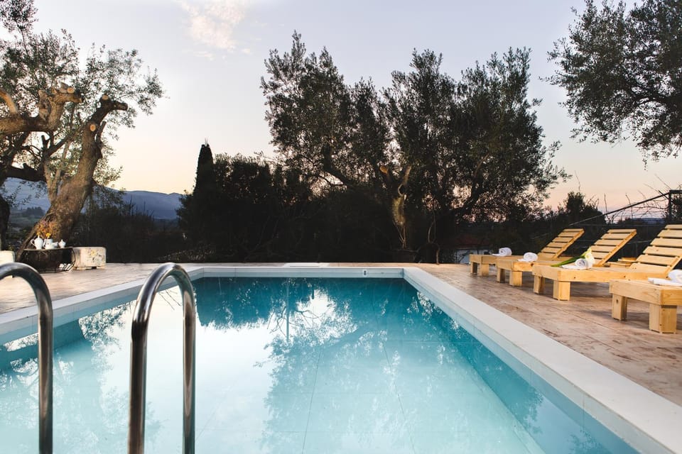Day, Natural landscape, Mountain view, Pool view, Swimming pool, sunbed