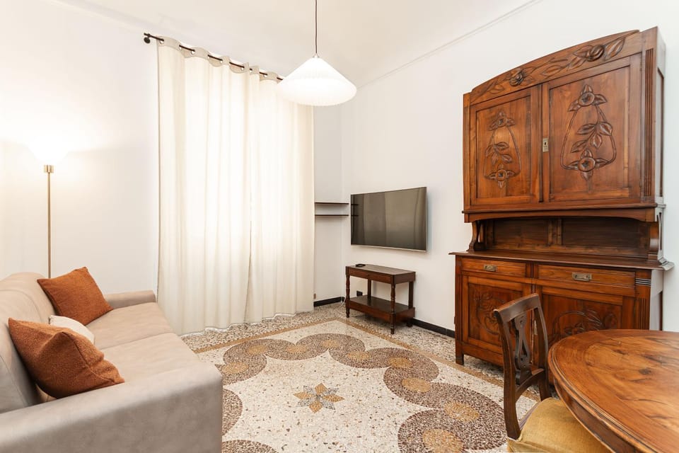 Communal lounge/ TV room, TV and multimedia, Living room, Seating area