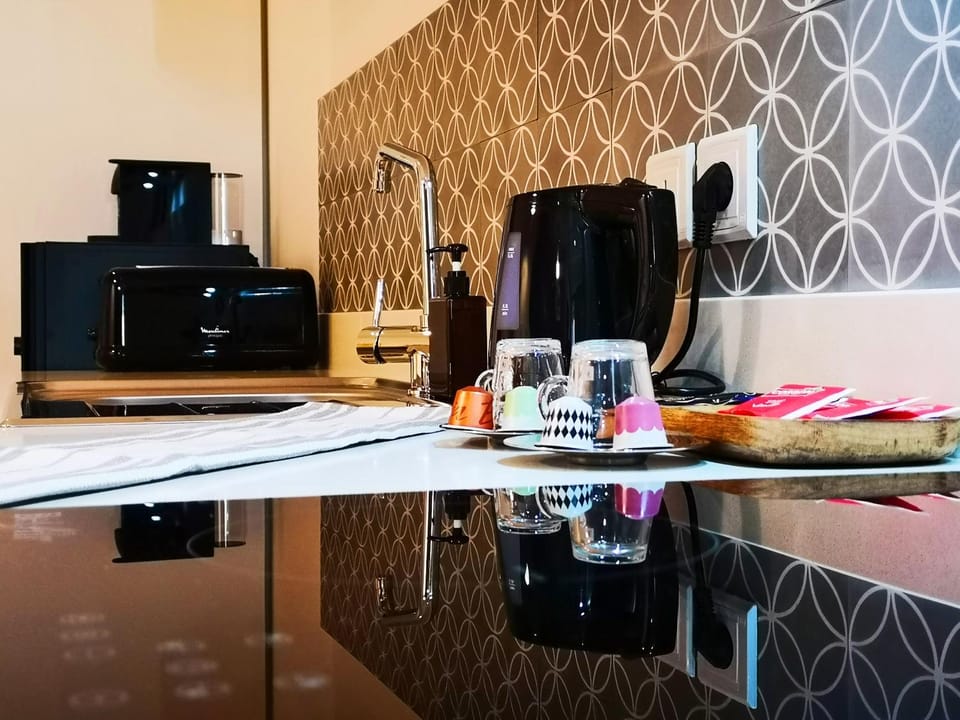 Coffee/tea facilities, Kitchen or kitchenette