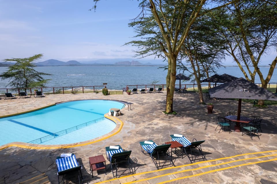 Lake view, Swimming pool, sunbed