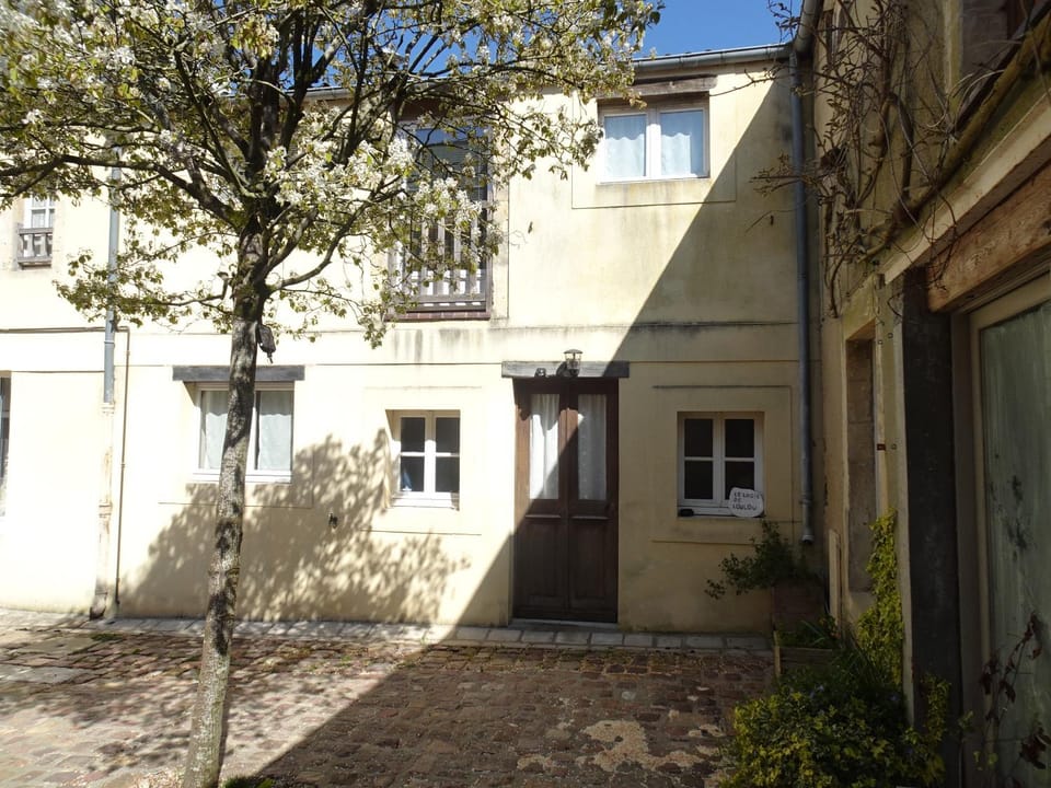 Inner courtyard view