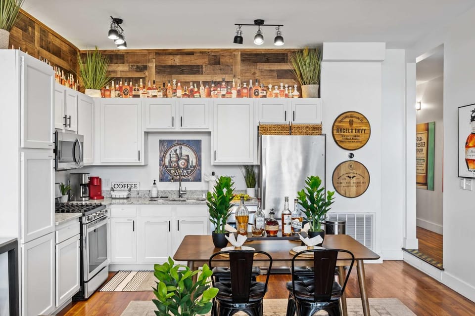 Classic Louisville Home with Contemporary Upgrades House in Jefferson County