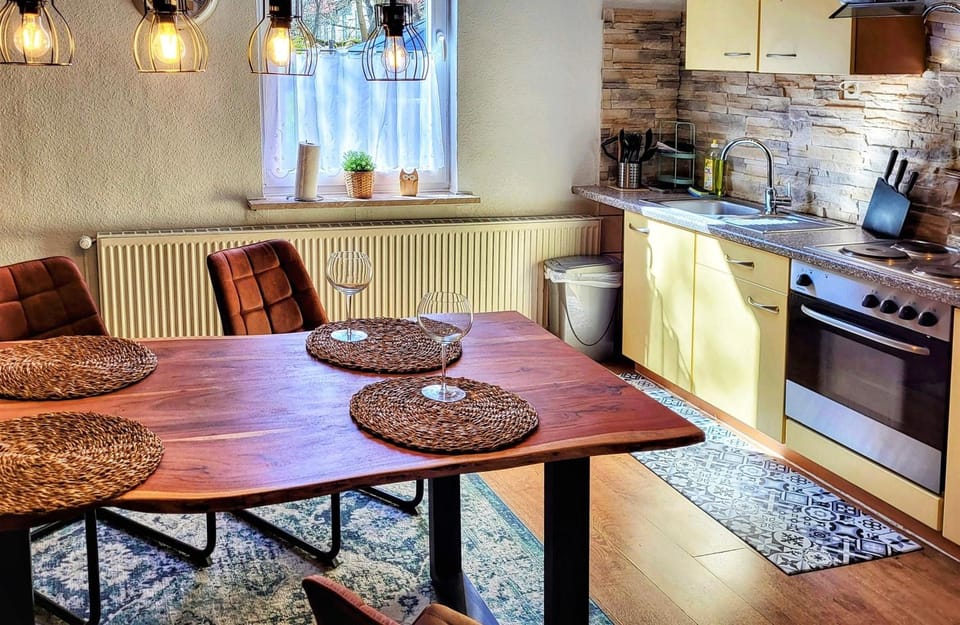 Kitchen or kitchenette, Seating area, Dining area, oven, pet friendly, stove, toaster