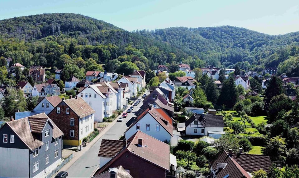 Property building, Day, Neighbourhood, Natural landscape, Bird's eye view, City view, Mountain view, Street view, Location