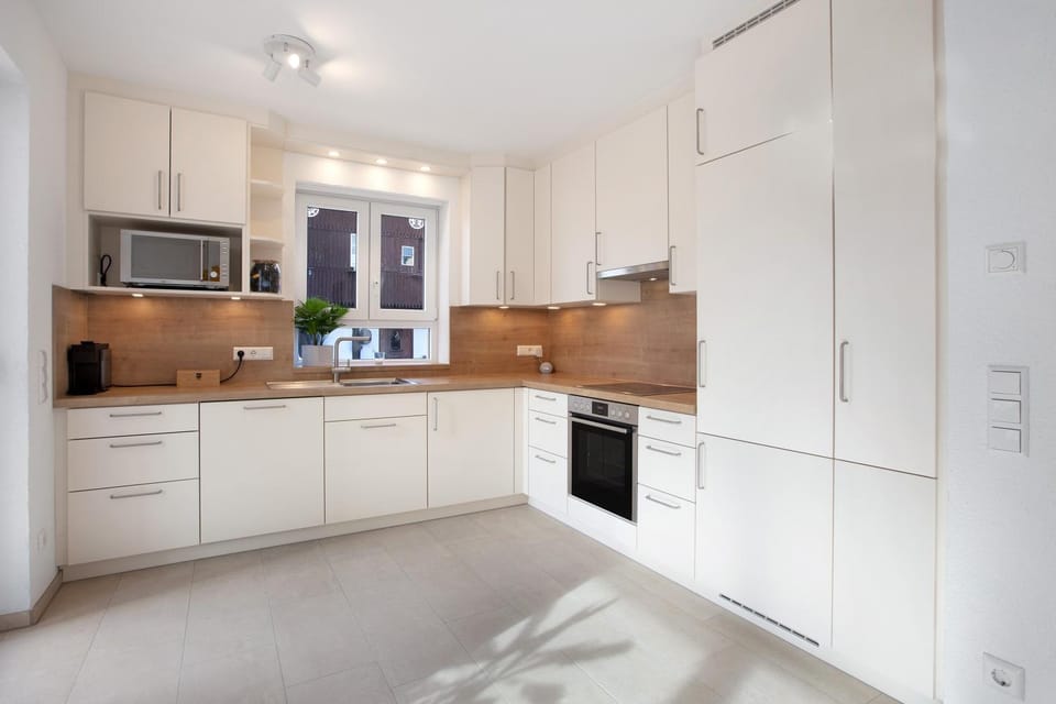 Kitchen or kitchenette, Living room