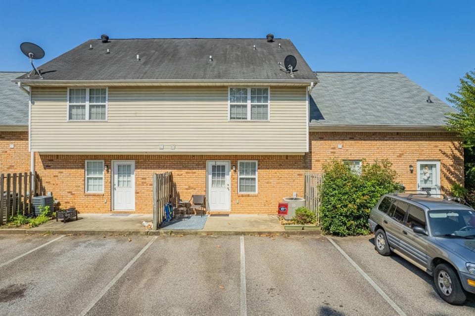 Property building, Parking