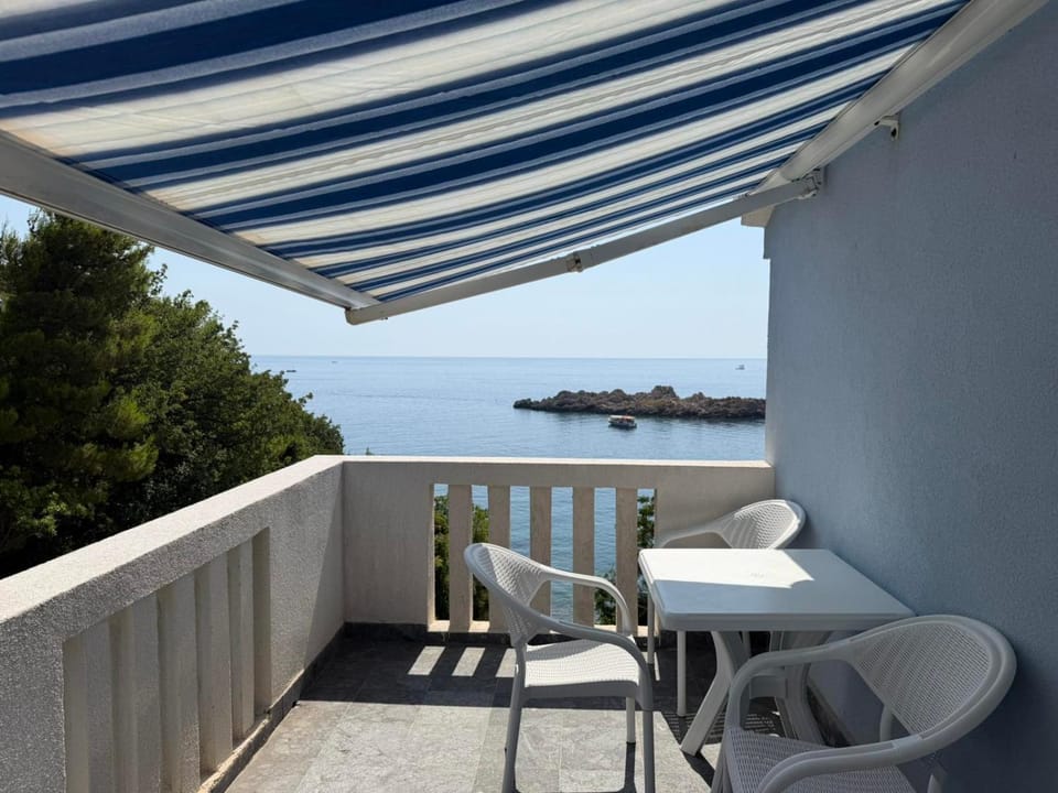 The View Sveti Stefan M3 Apartment in Sveti Stefan