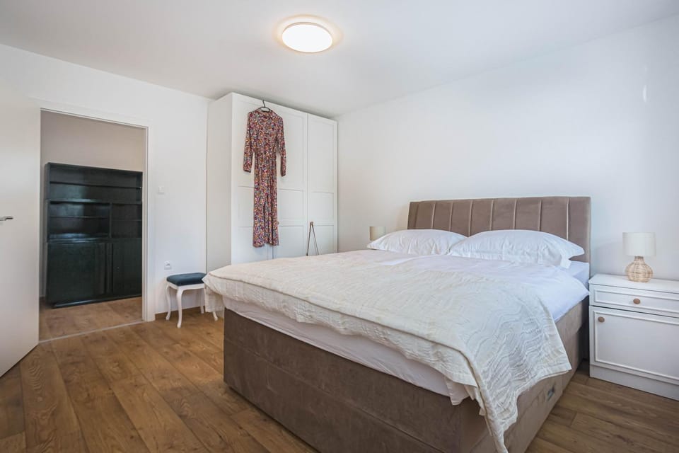 Bed, Bedroom, wardrobe