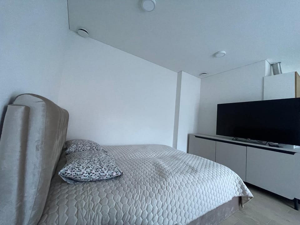 TV and multimedia, Bedroom