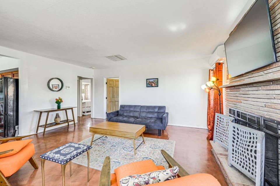 Twentynine Palms 'Harmonic House' w/ Mtn Views! House in Twentynine Palms