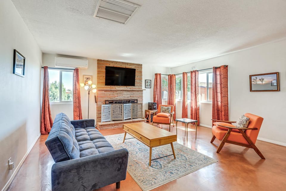 Twentynine Palms 'Harmonic House' w/ Mtn Views! House in Twentynine Palms