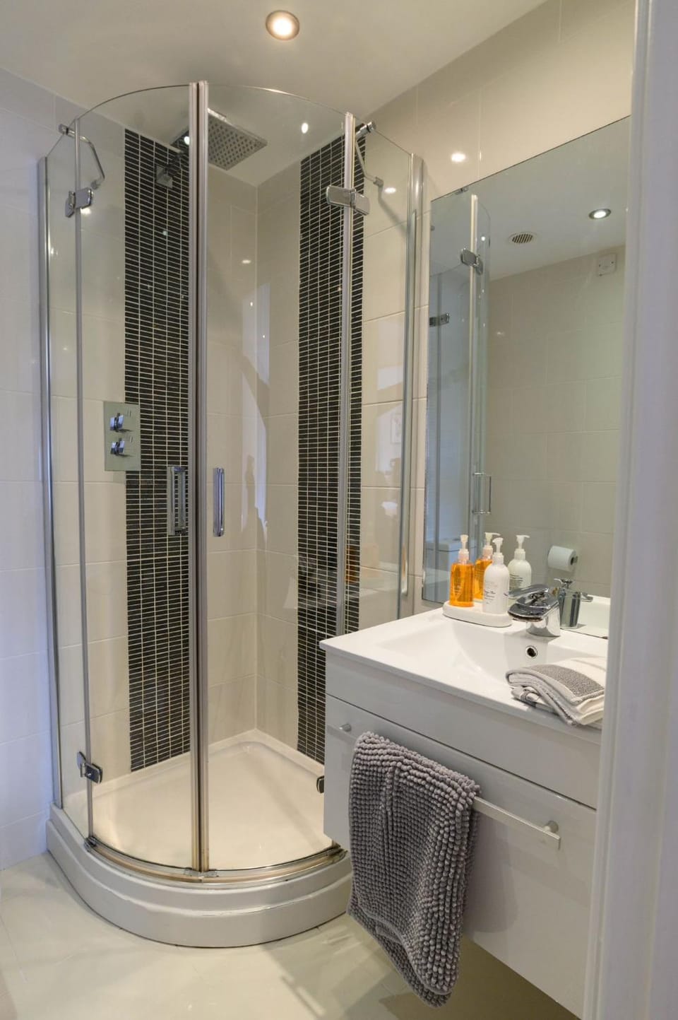 Stunning Liverpool City Location with River View and parking space included Apartment in Liverpool