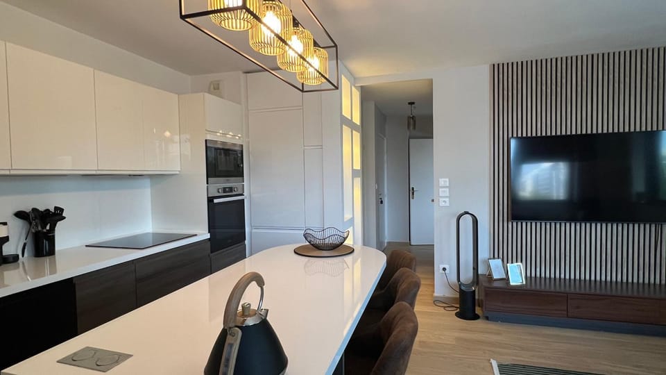 TV and multimedia, dishwasher, oven, stove