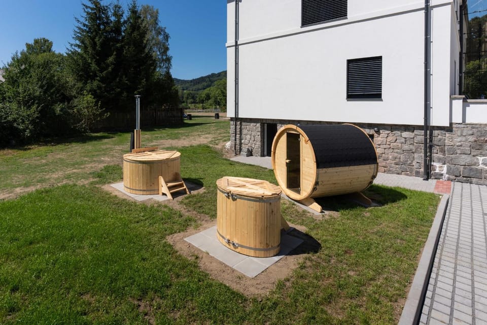 Garden, Sauna