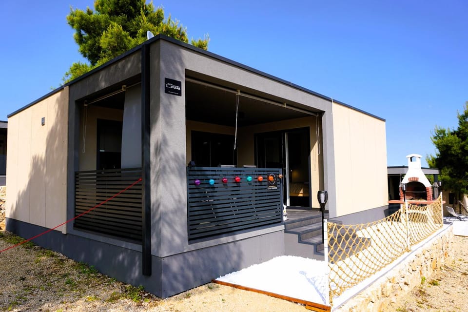Property building, Garden