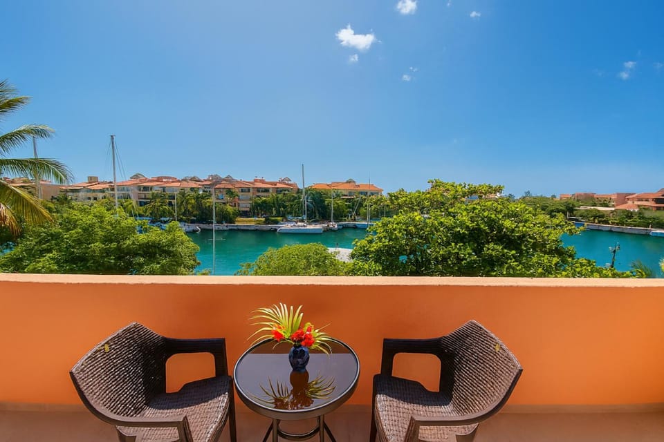Day, Natural landscape, Balcony/Terrace