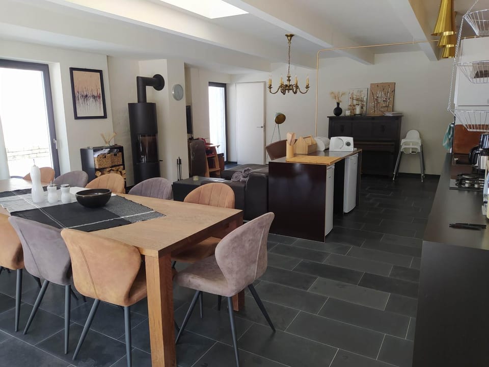 Living room, Dining area