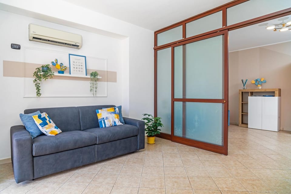 Living room, air conditioner
