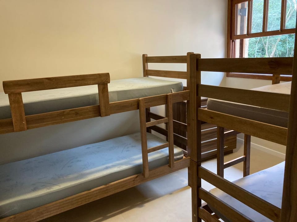 Bedroom, bunk bed