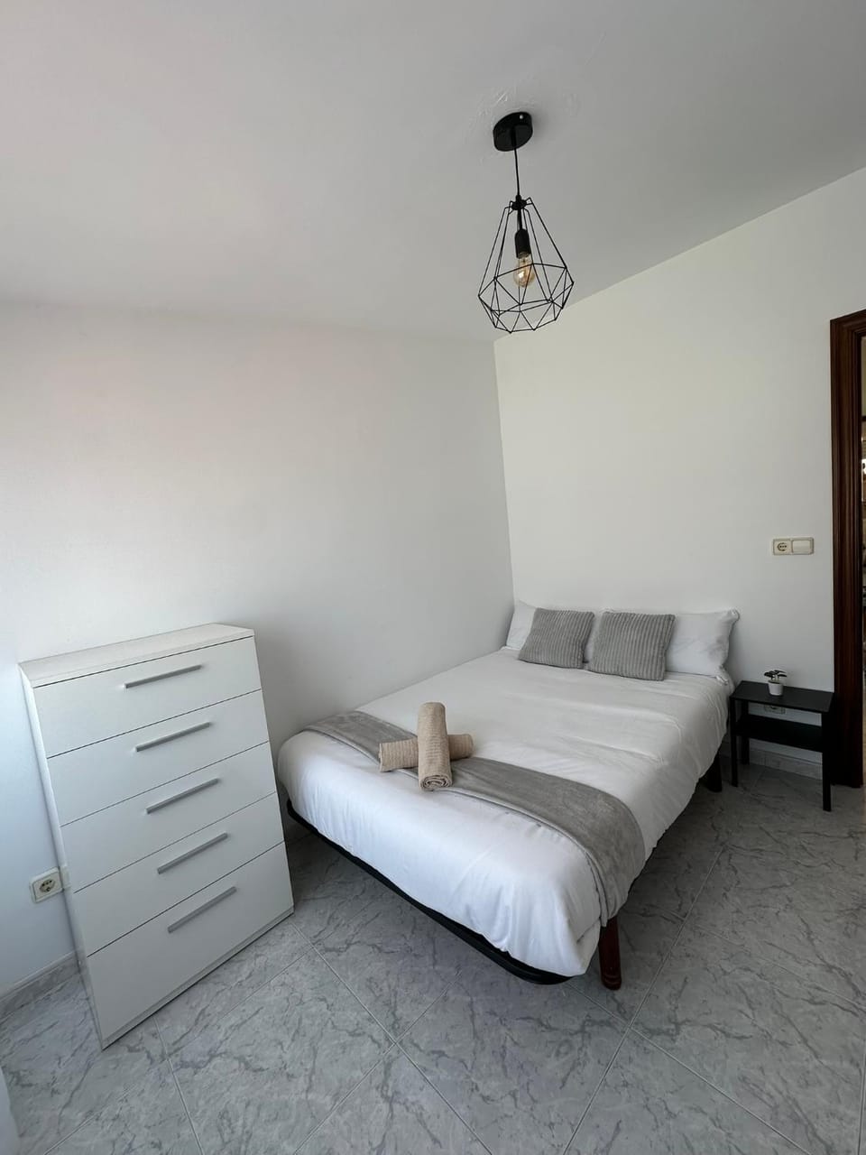 Bed, Photo of the whole room, Bedroom, wardrobe