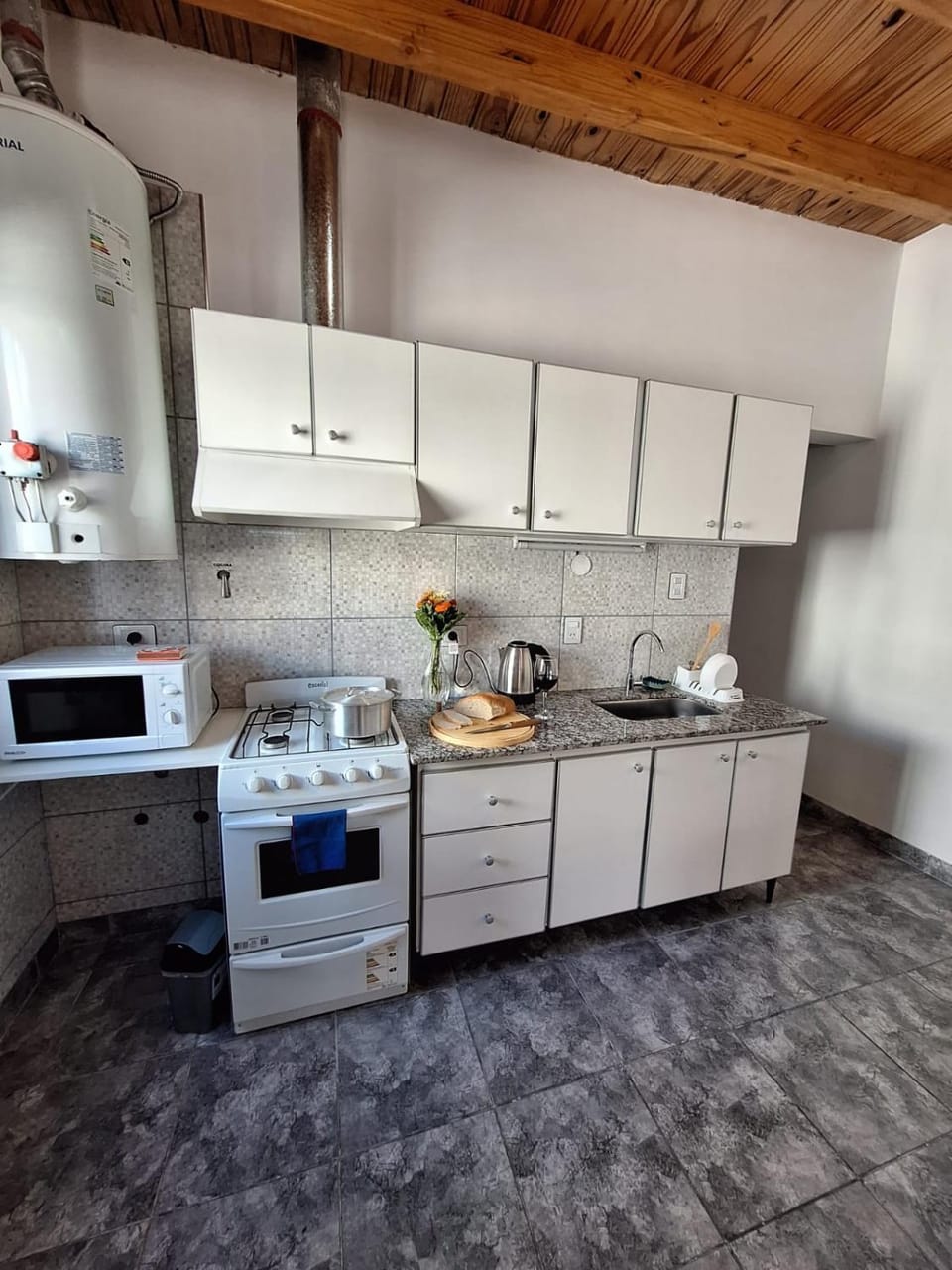 Kitchen or kitchenette, oven, stove