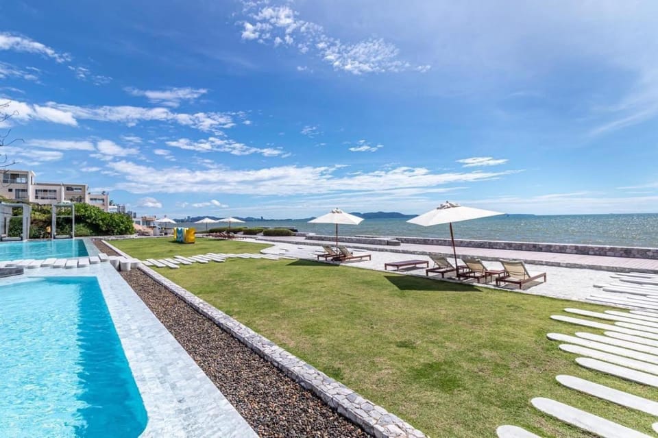 Beach, Sea view, Location, sunbed, sunbed