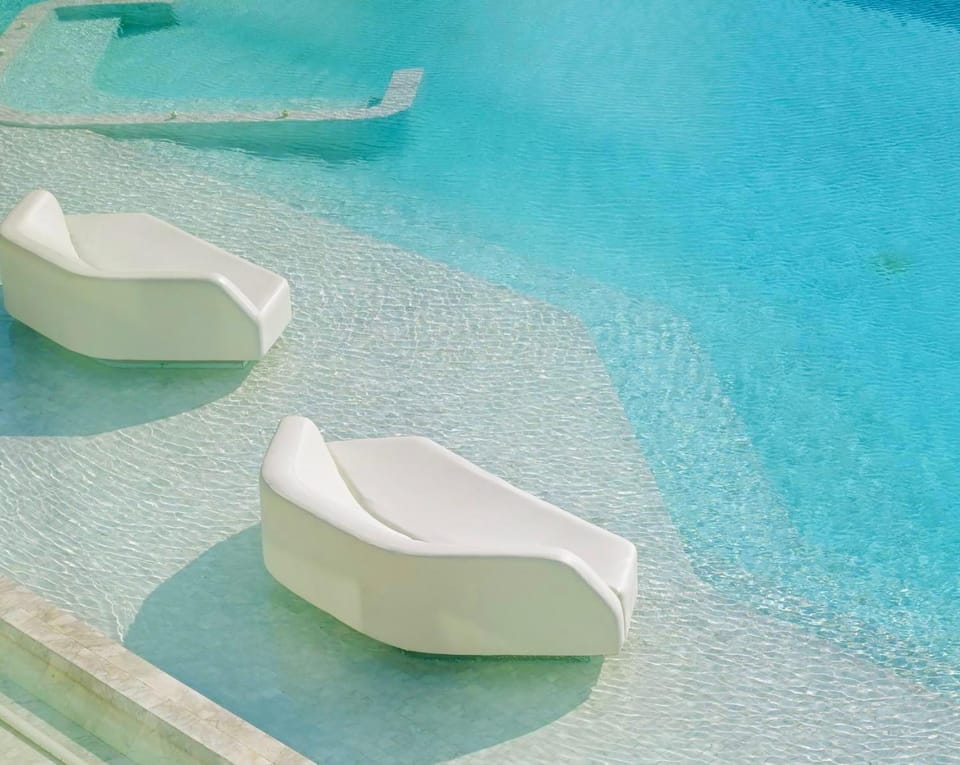 Pool view, Sea view, Swimming pool, sunbed