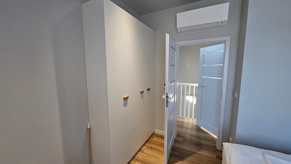 Bedroom, wardrobe