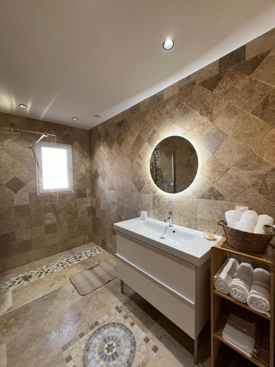 Shower, Bathroom, towels