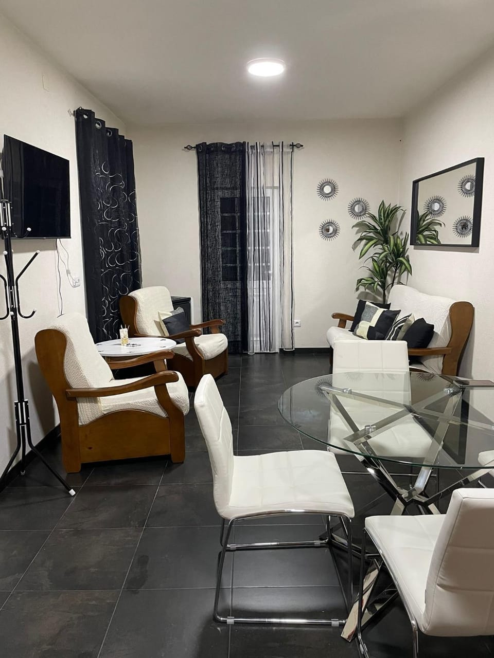 TV and multimedia, Living room, Dining area