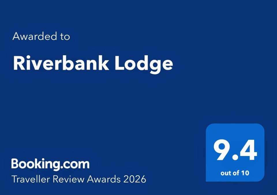 Riverbank Lodge Chalet in Stratford-upon-Avon