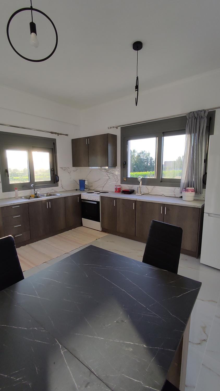 Kitchen or kitchenette, Dining area, stove