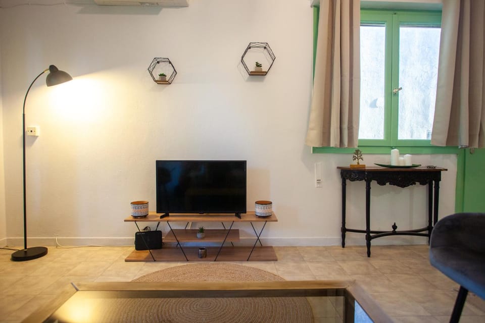 TV and multimedia, Seating area