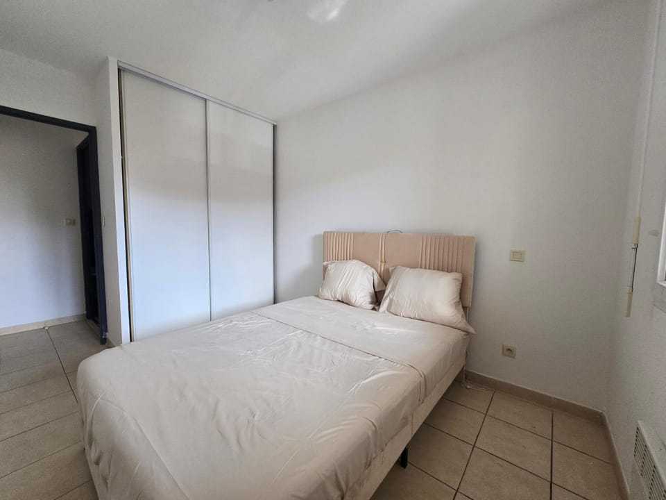 Appartement dans résidence avec piscine Apartment in Agde