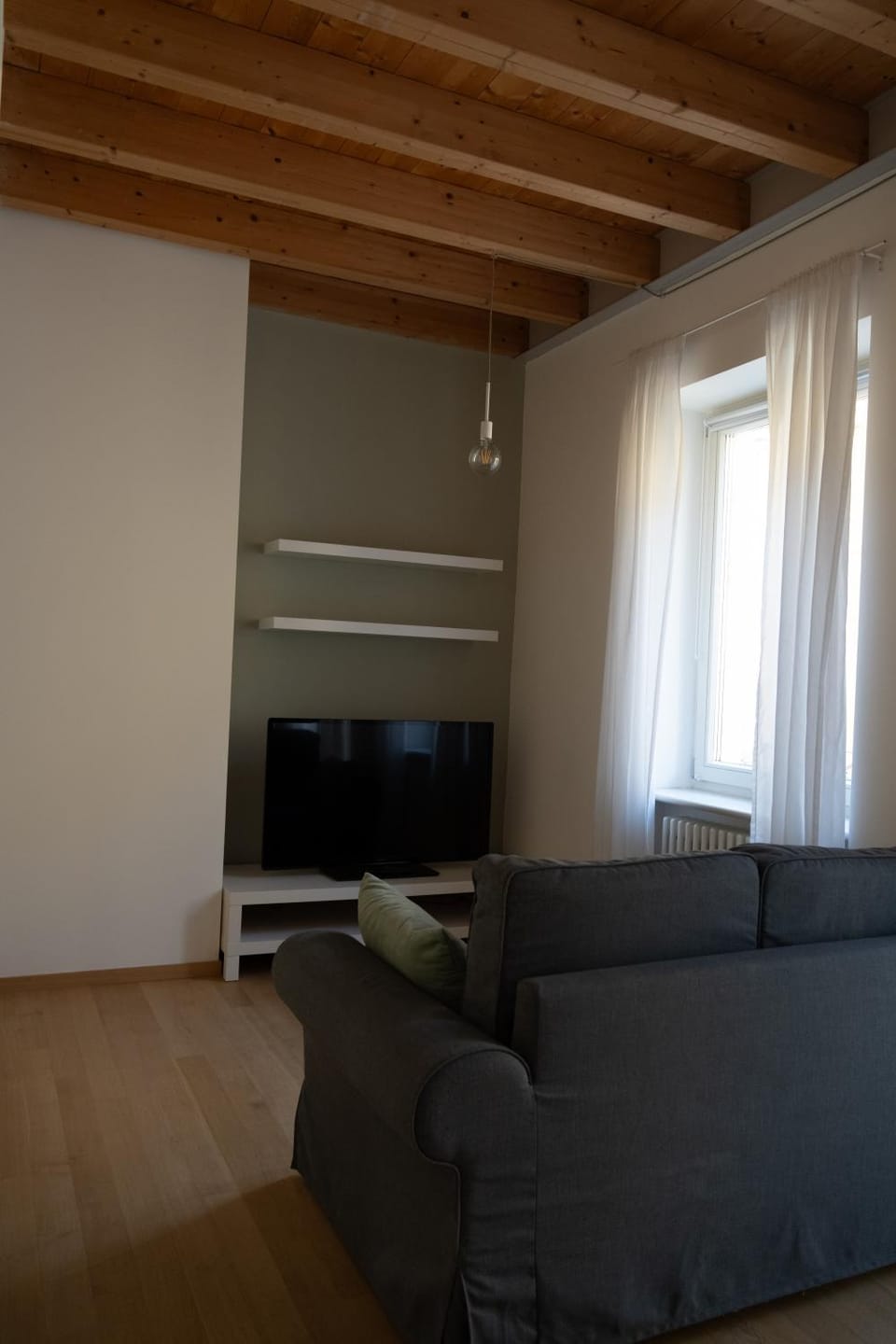 TV and multimedia, Living room, Evening entertainment