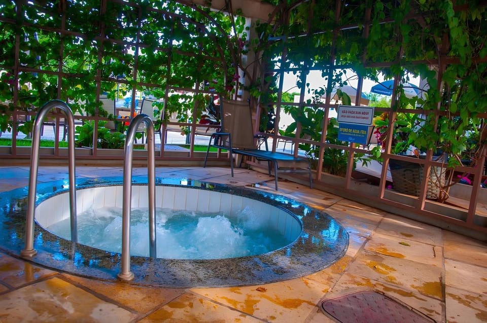 Day, Natural landscape, Garden, Hot Tub, Garden view, Pool view, Swimming pool