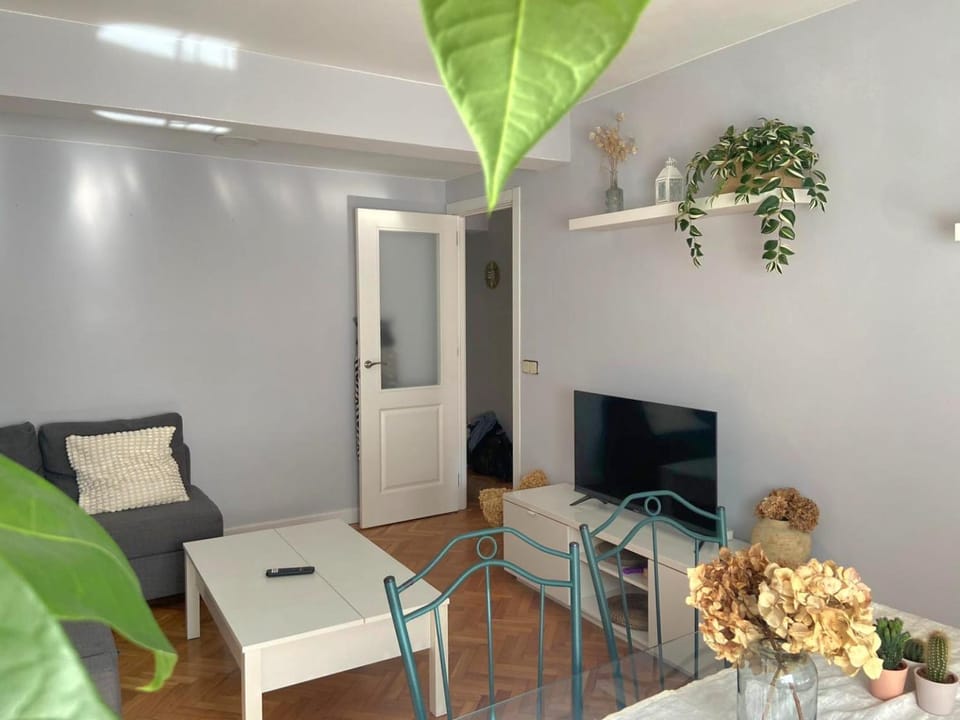 Communal lounge/ TV room, TV and multimedia, Living room, Evening entertainment