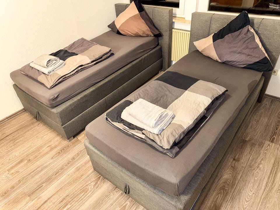 Bed, Photo of the whole room, Bedroom, towels