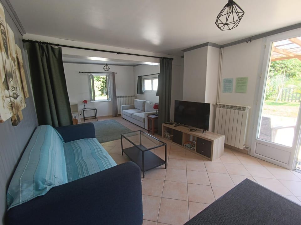 Communal lounge/ TV room, Living room, internet