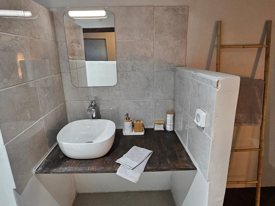 Shower, Bathroom, towels
