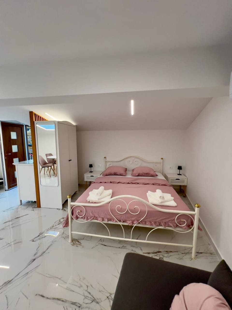 Bed, Bedroom