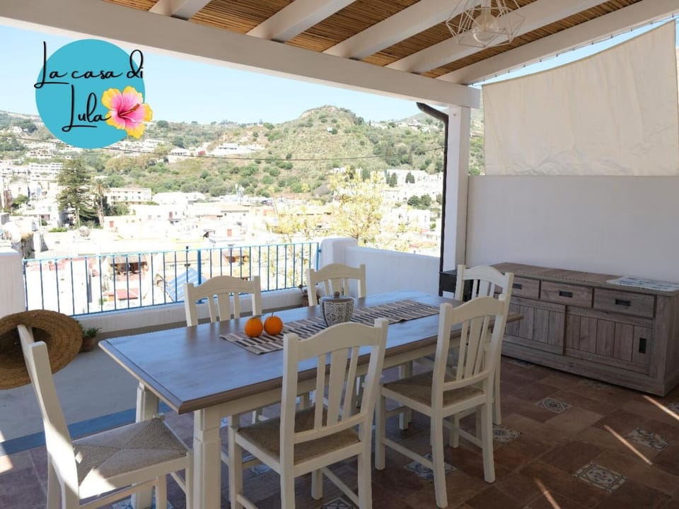 Day, Natural landscape, View (from property/room), Balcony/Terrace, Dining area, Mountain view