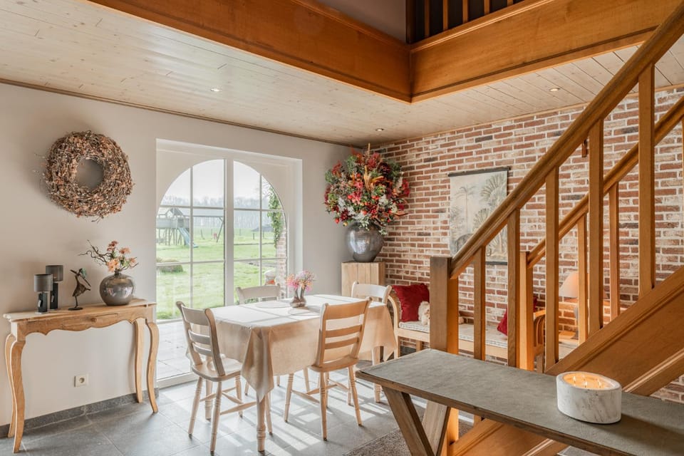 Dining area, Breakfast