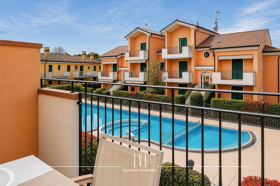 Balcony/Terrace, Pool view, Swimming pool