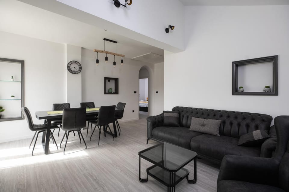 Living room, Seating area, Dining area