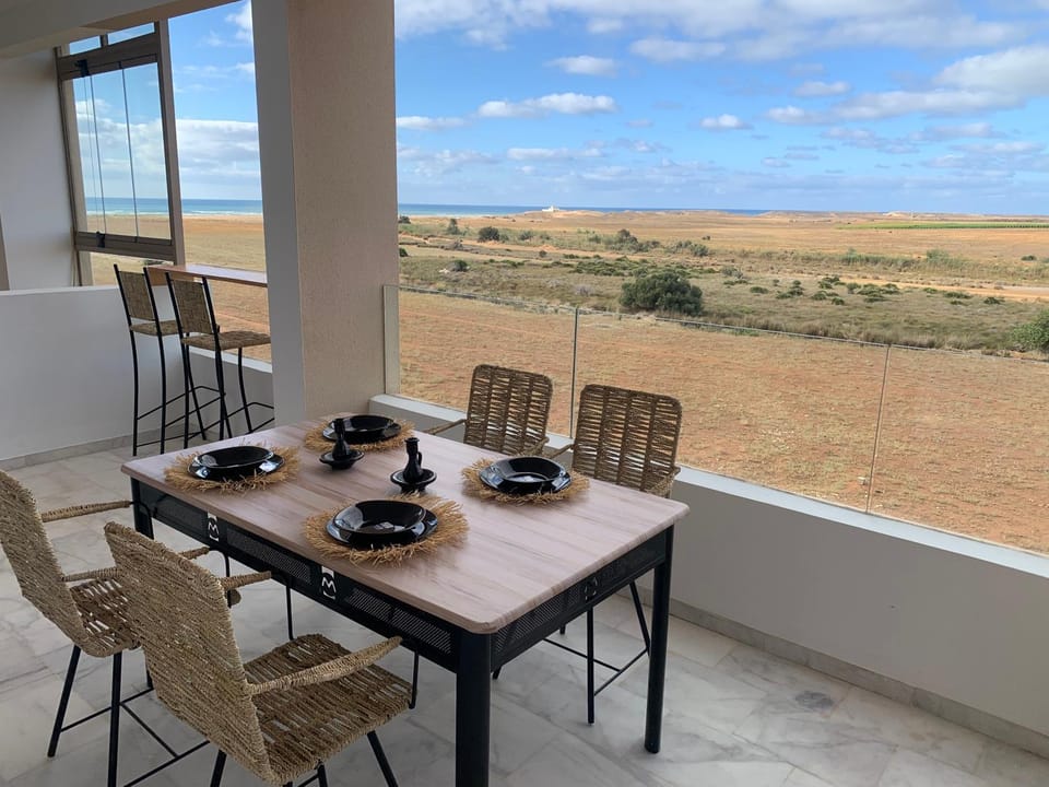 Natural landscape, View (from property/room), Balcony/Terrace, Dining area