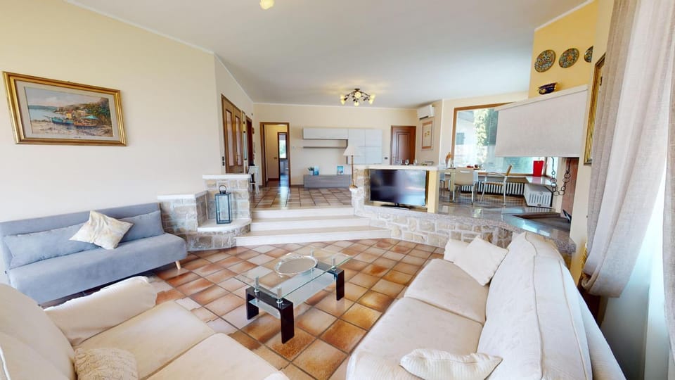 Communal lounge/ TV room, Living room